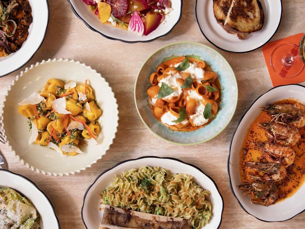 Hypsi restaurant food spread