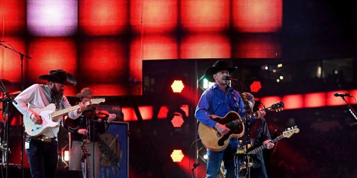 The Turnpike Troubadours kick up some red dirt in RodeoHouston’s biggest selling show to date