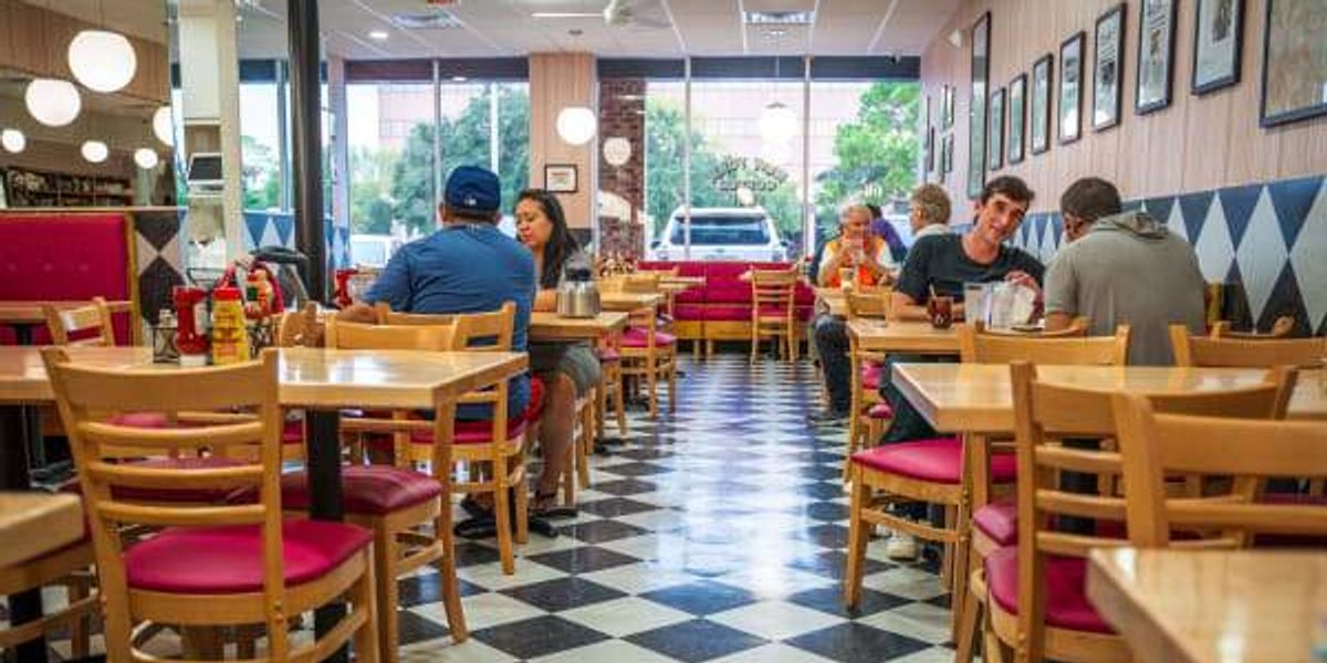 Houston’s New York Deli reopens after interior renovation Houston’s New York Deli reopens after interior renovation