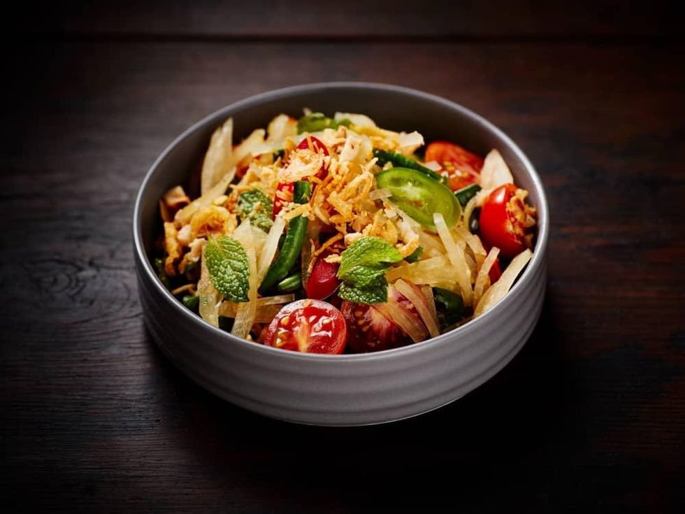 International Smoke green papaya salad