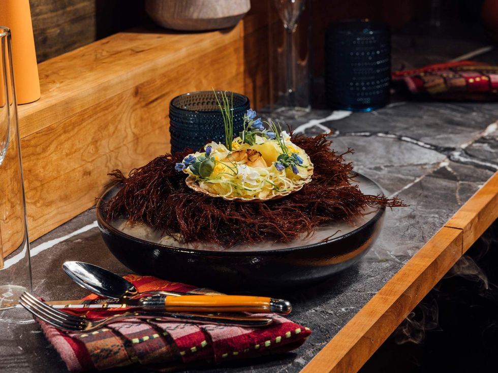 Ishtia three sisters