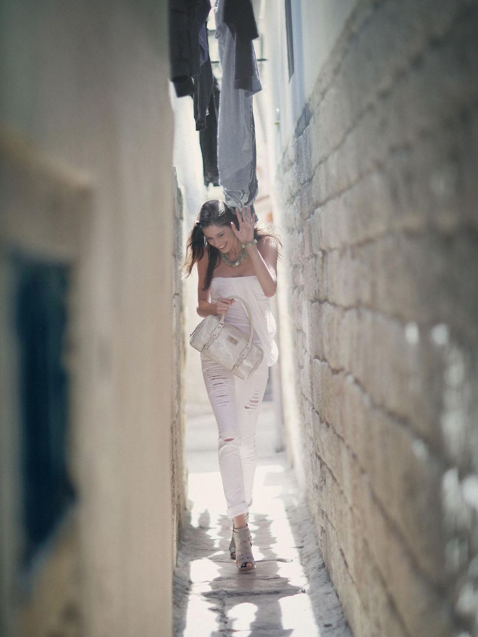 Italian handbags April 2014 Veragioia elana on bridge white medicine bag in alley