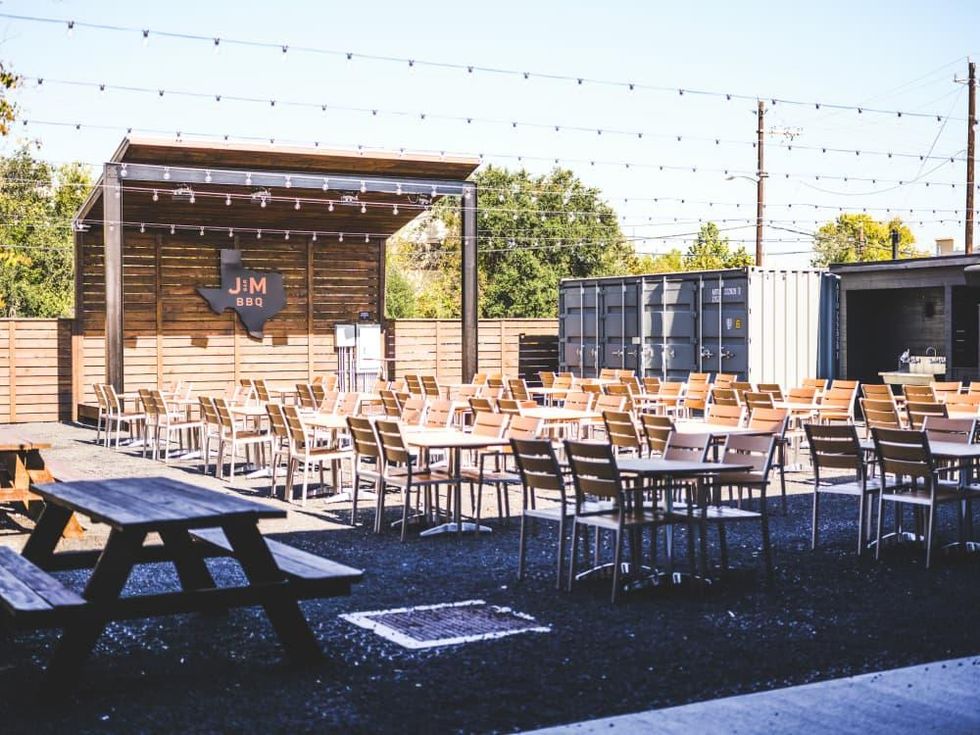 J Bar M Barbecue patio