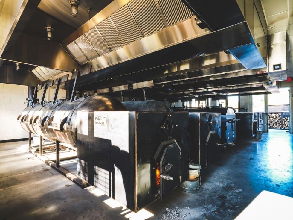 J Bar M Barbecue pit room