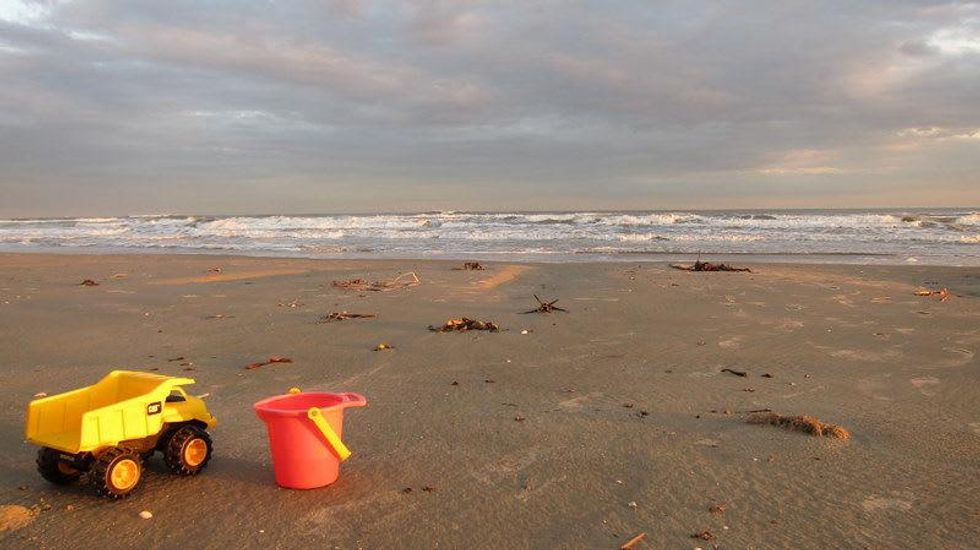 Safe to swim? Bacteria levels drop in Galveston waters, officials say