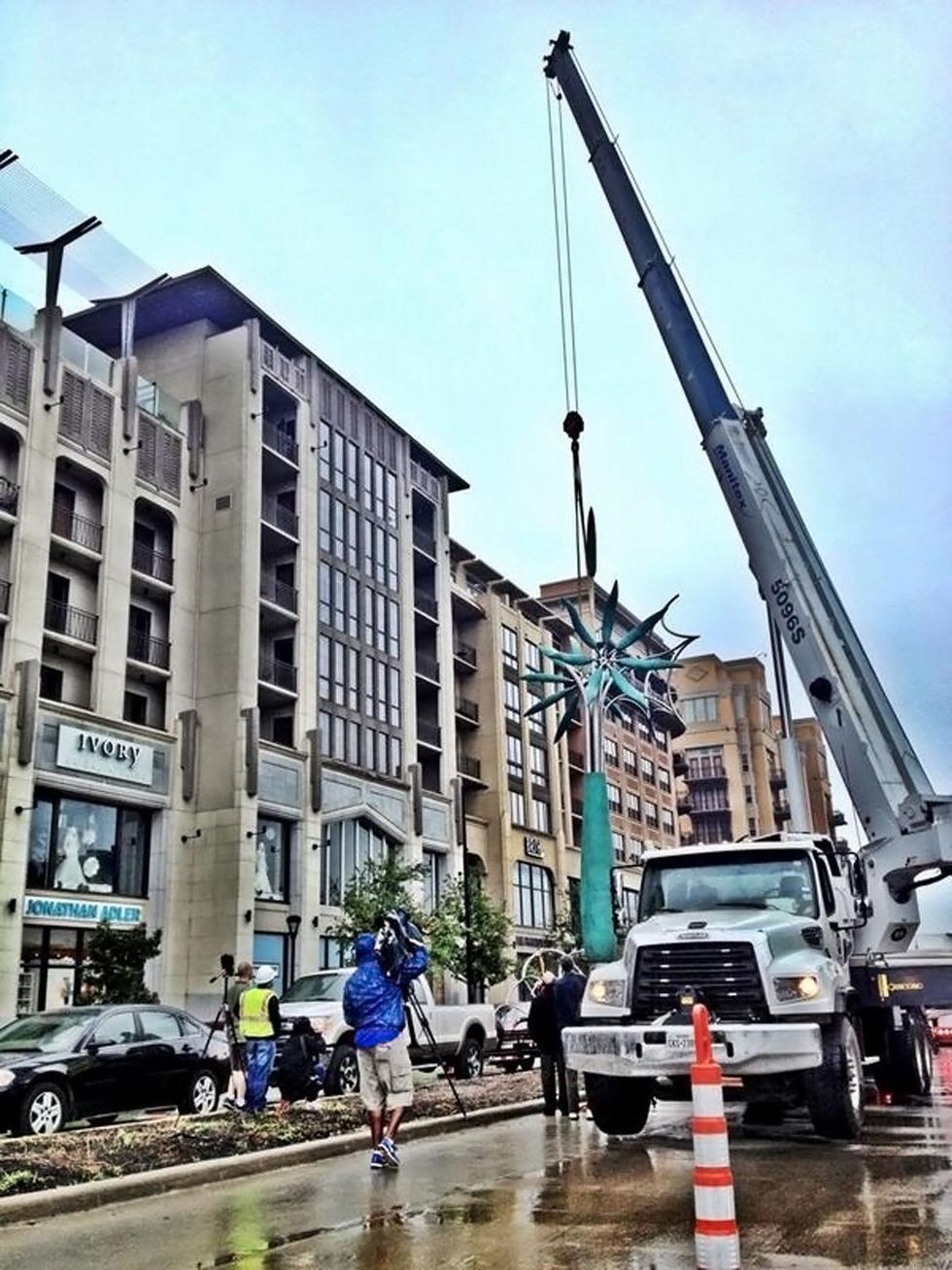 James Surls sculpture going up on Kirby April 2014