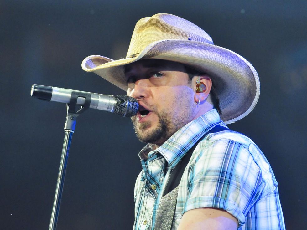 Jason Aldean celebrates redneck culture at rambunctious Rodeo concert