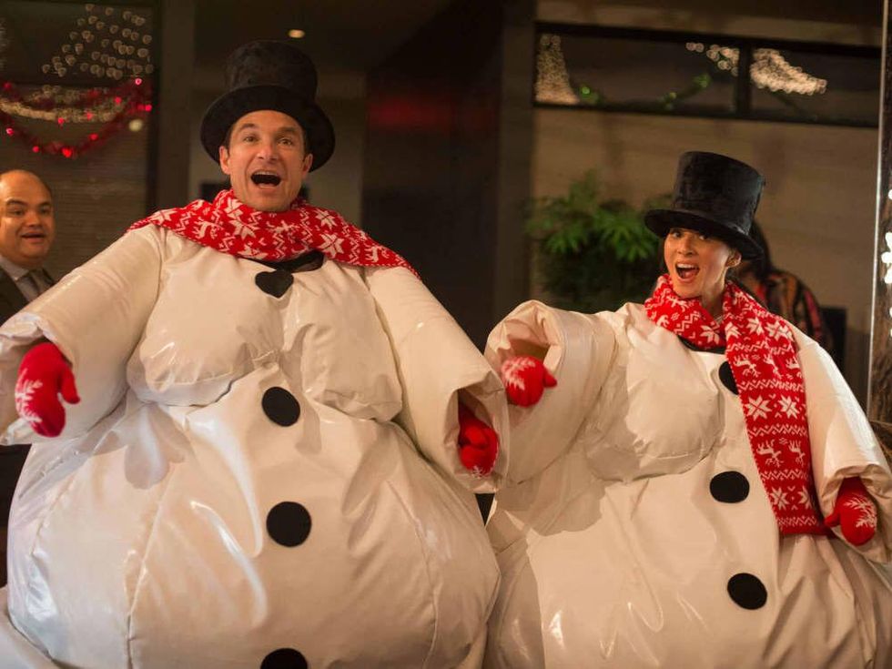 Jason Bateman and Olivia Munn in Office Christmas Party