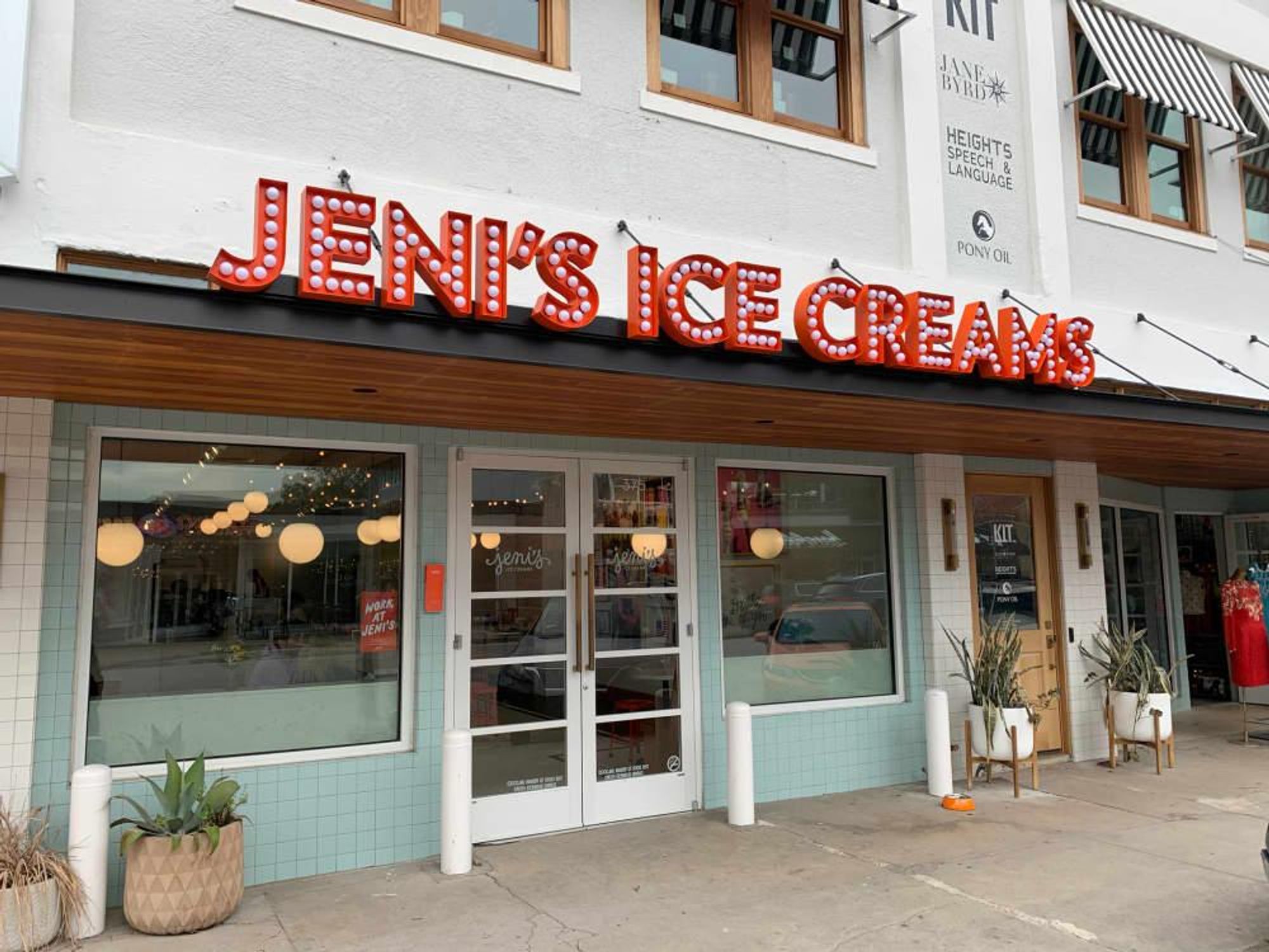 Jeni's Splendid Ice Creams Heights exterior