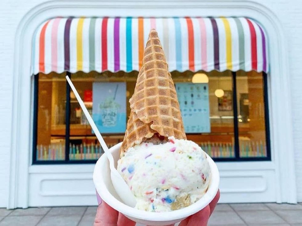 Splendid ice cream shop sweetens big Montrose grand opening with free