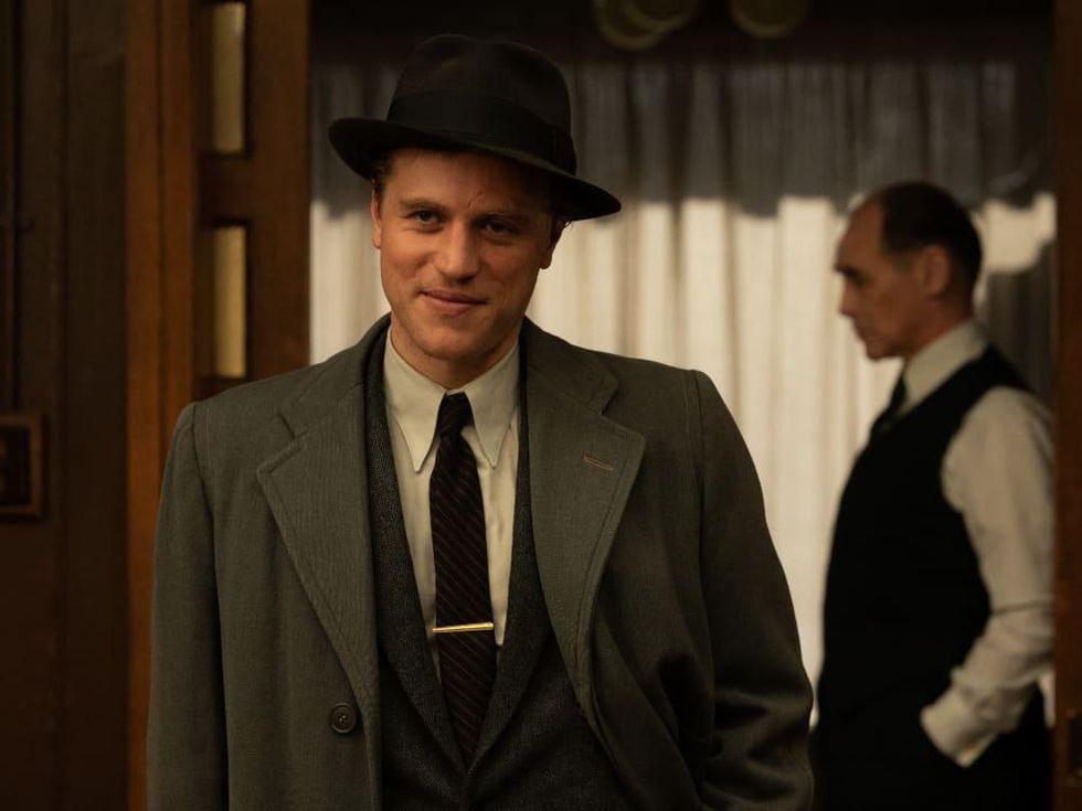 Johnny Flynn and Mark Rylance in The Outfit