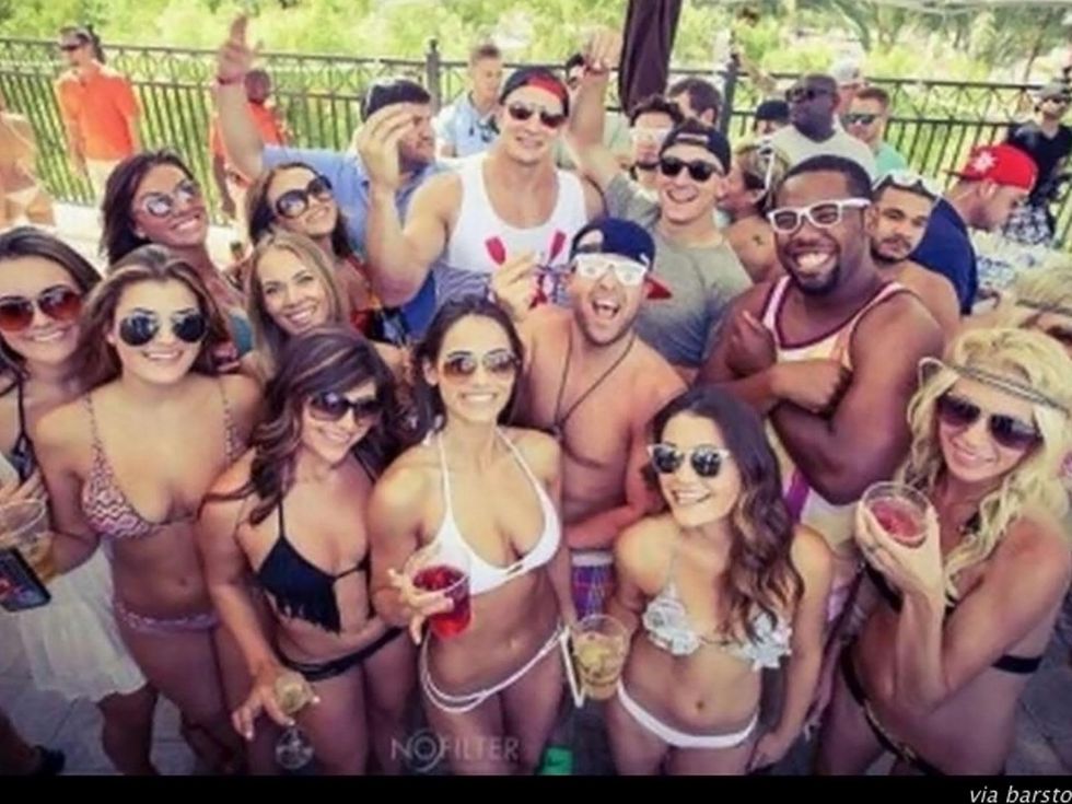 Johnny Manziel partying with girls in Las Vegas May 2014