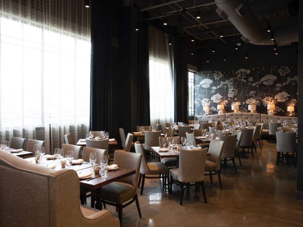 Jonathan's the Rub Memorial Green dining room interior