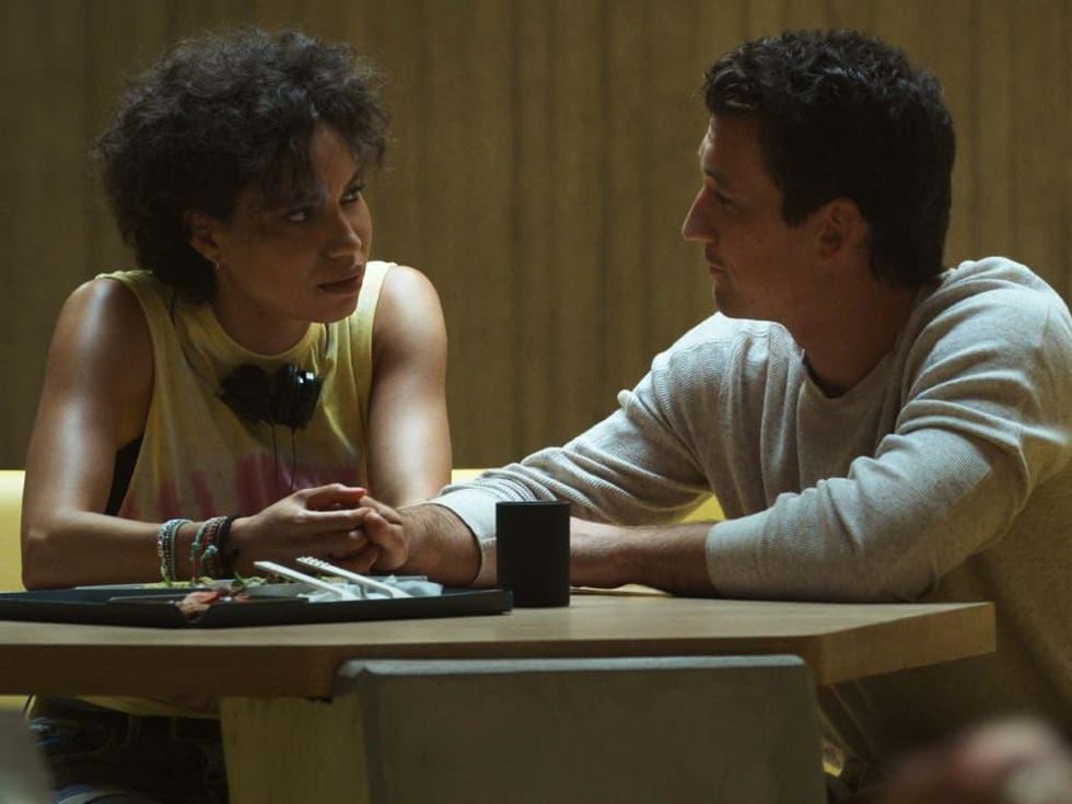 Jurnee Smollett and Miles Teller in Spiderhead
