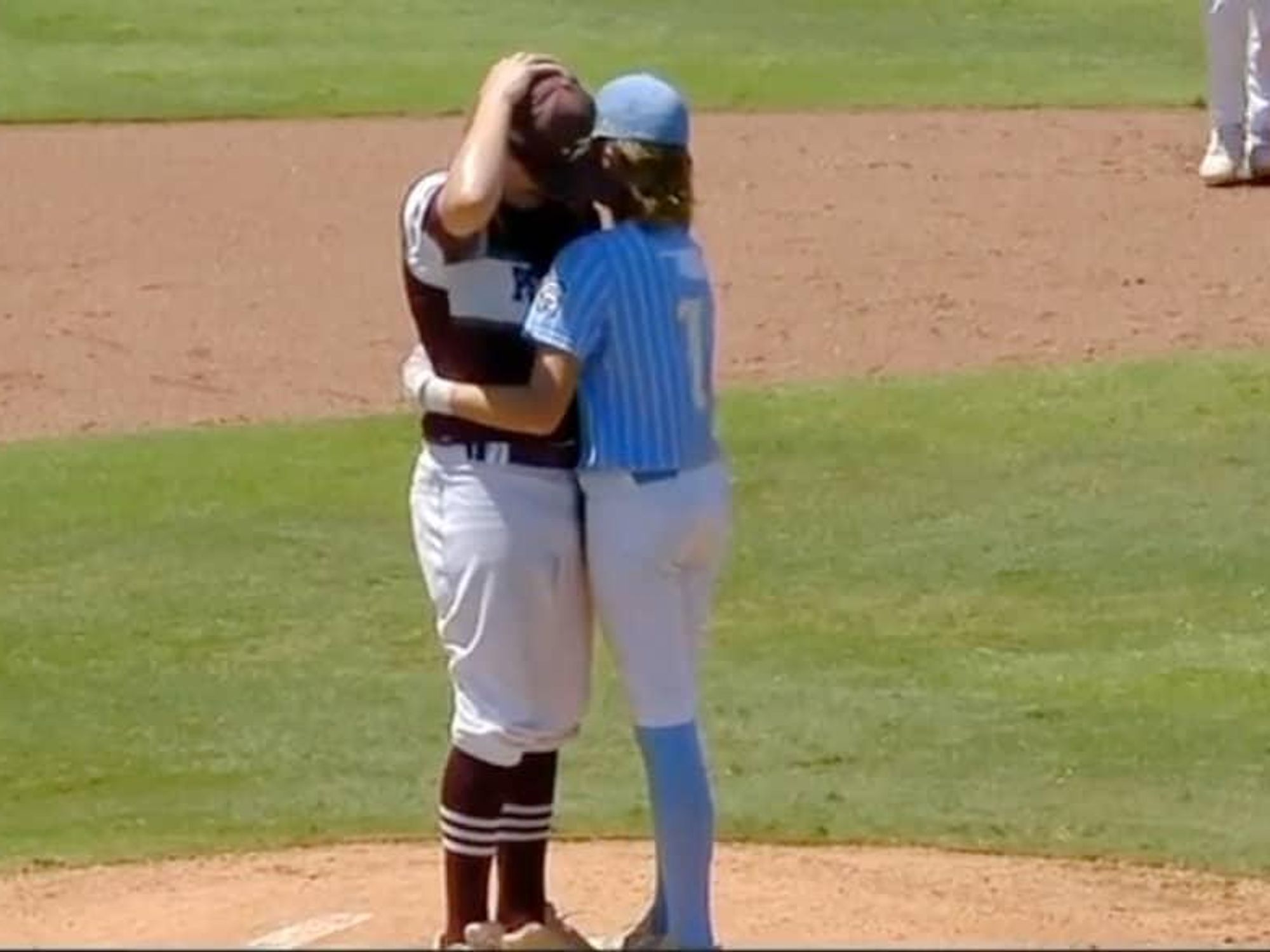 Kaiden Shelton Pearland Little League Isiah Jarvis hug 2022