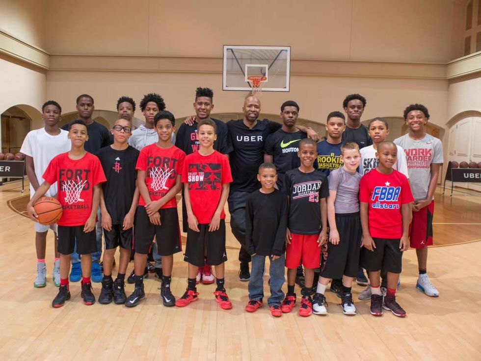 Kenny Smith at 3 point challenge at Houstonian with AAU kids