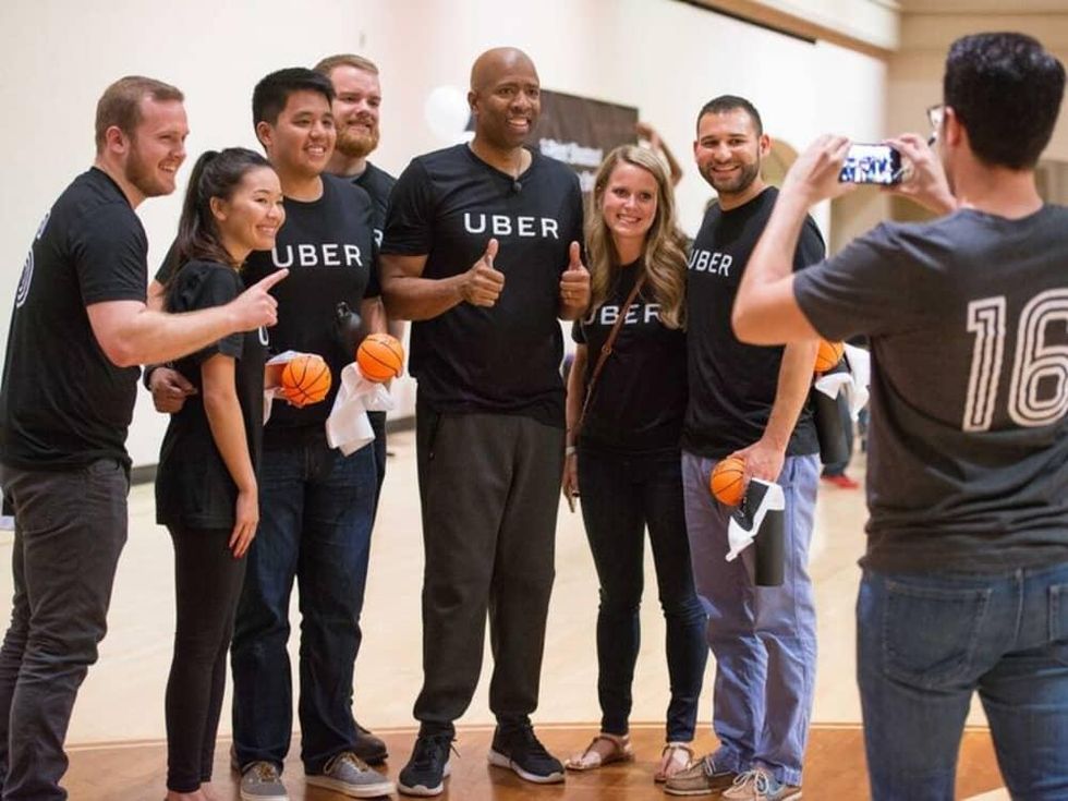 Kenny Smith at 3 point challenge at Houstonian with winners