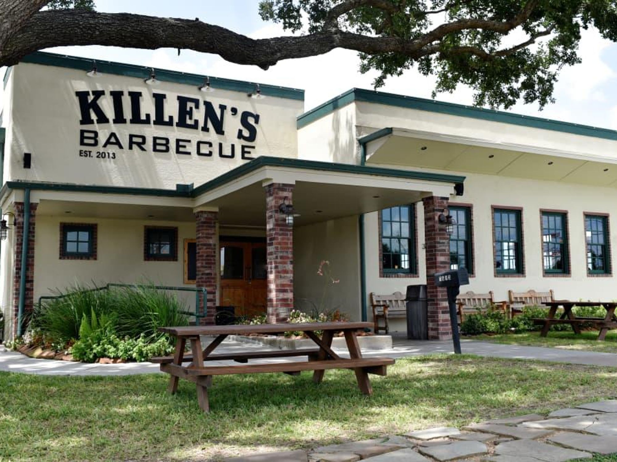 Killen's Barbecue exterior