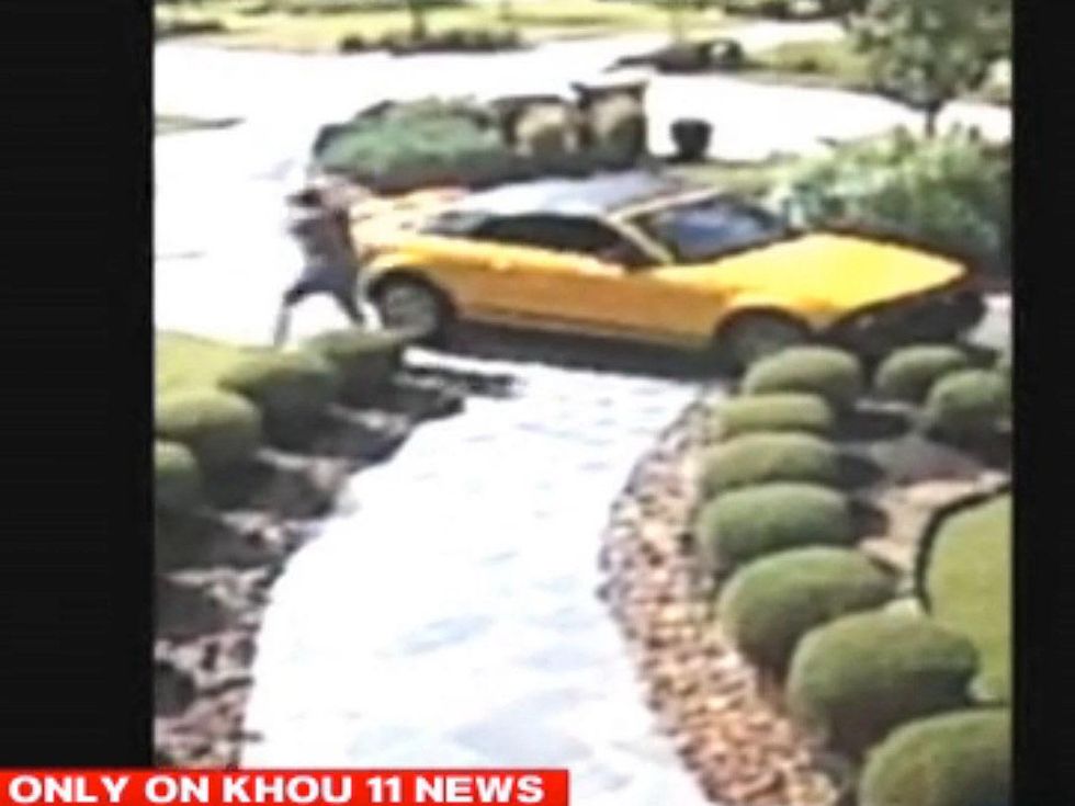Kingwood front porch robber in yellow mustang July 2013 RUN FLAT