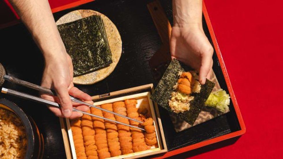 Kira restaurant hand roll