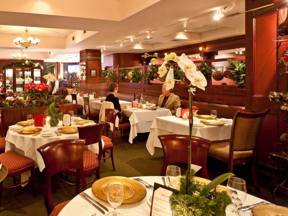 Kiran's Restaurant, dining room