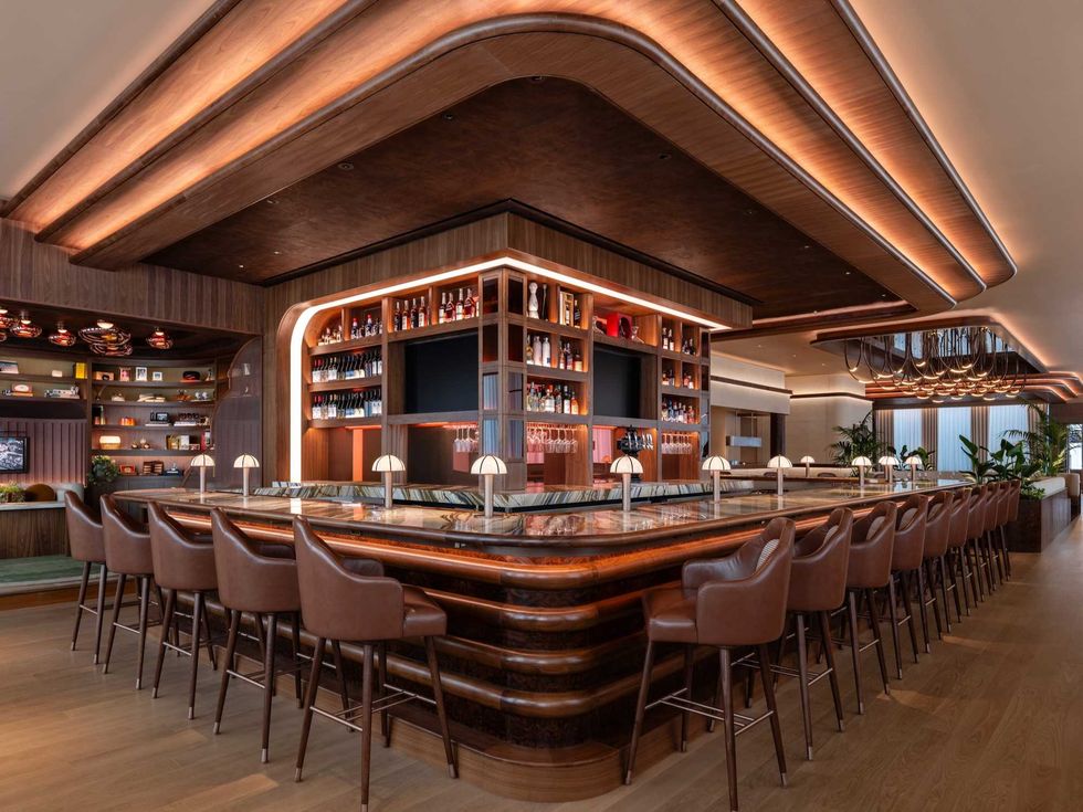Kirkwood restaurant bar interior