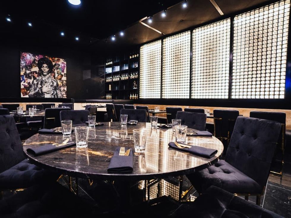 Kiss restaurant interior