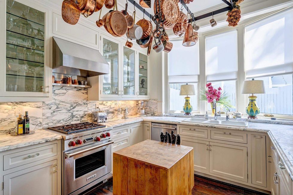 Kitchen of 200 Westmoreland Street
