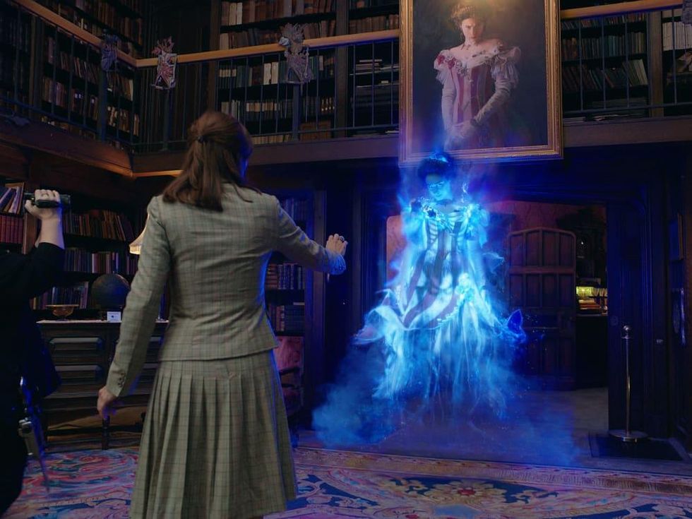 Kristen Wiig and Bess Rous in Ghostbusters