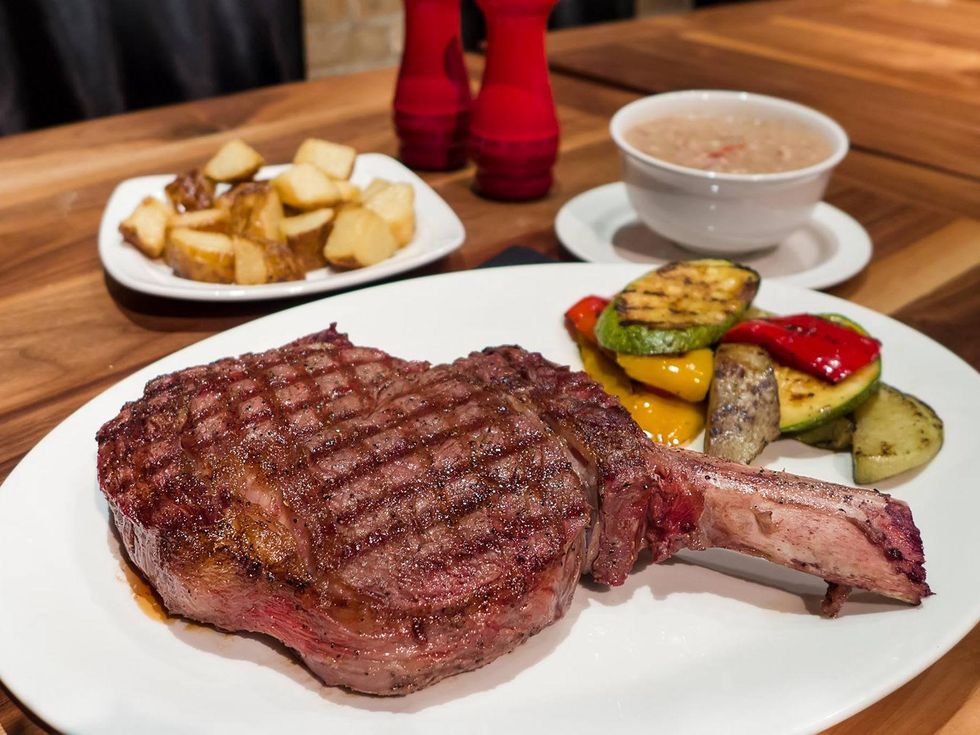 La Casa Del Caballo Houston steak grilled peppers potatoes beans