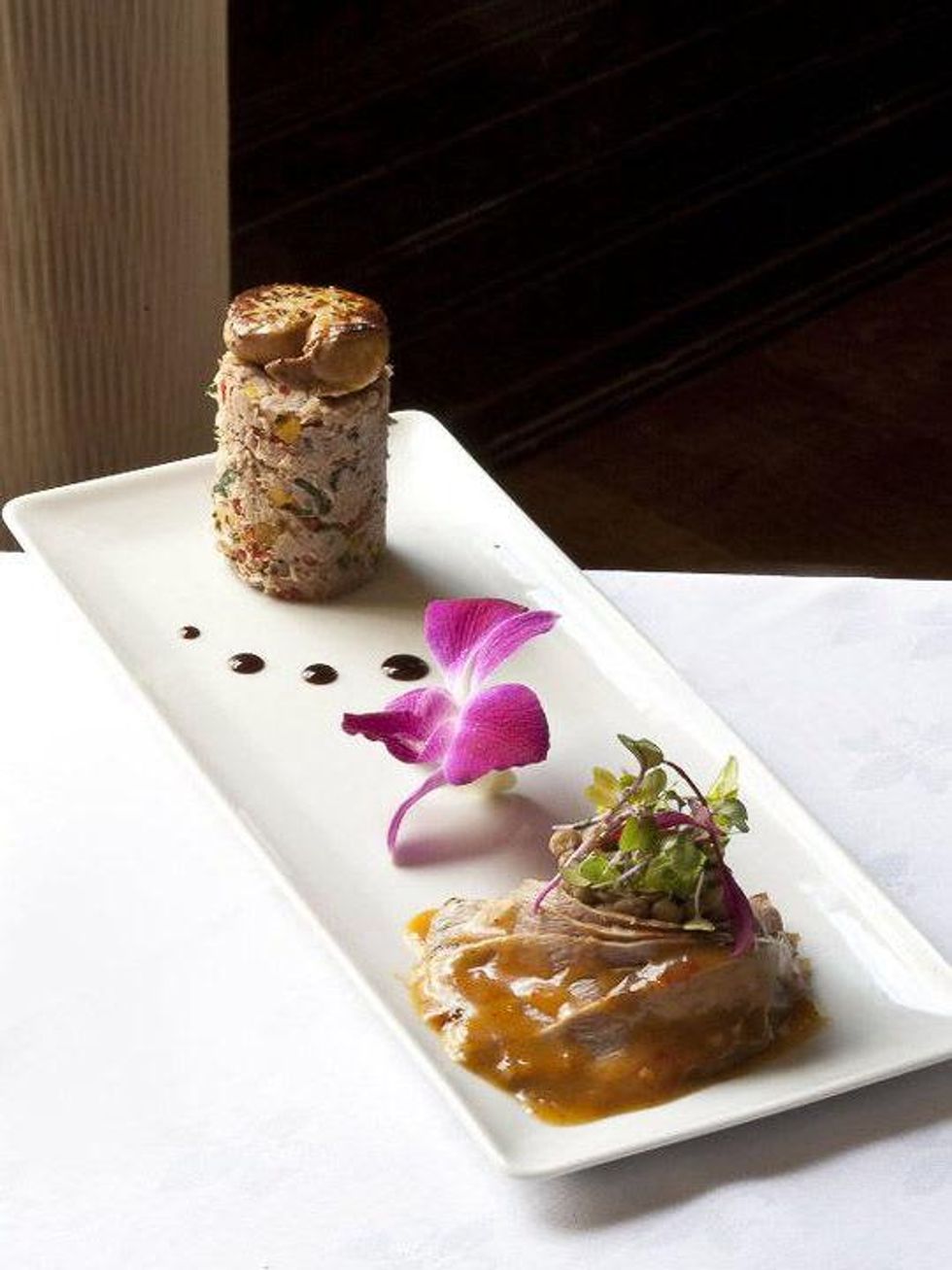 La Colombe dOr Hotel, lump crab tower