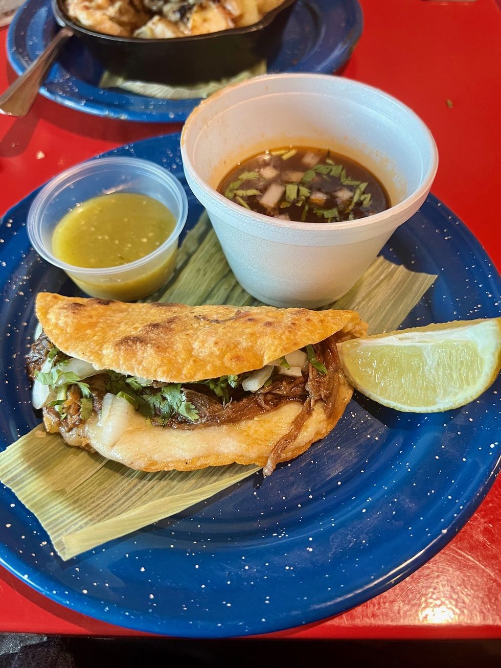 La Cruderia quesa birria tacos