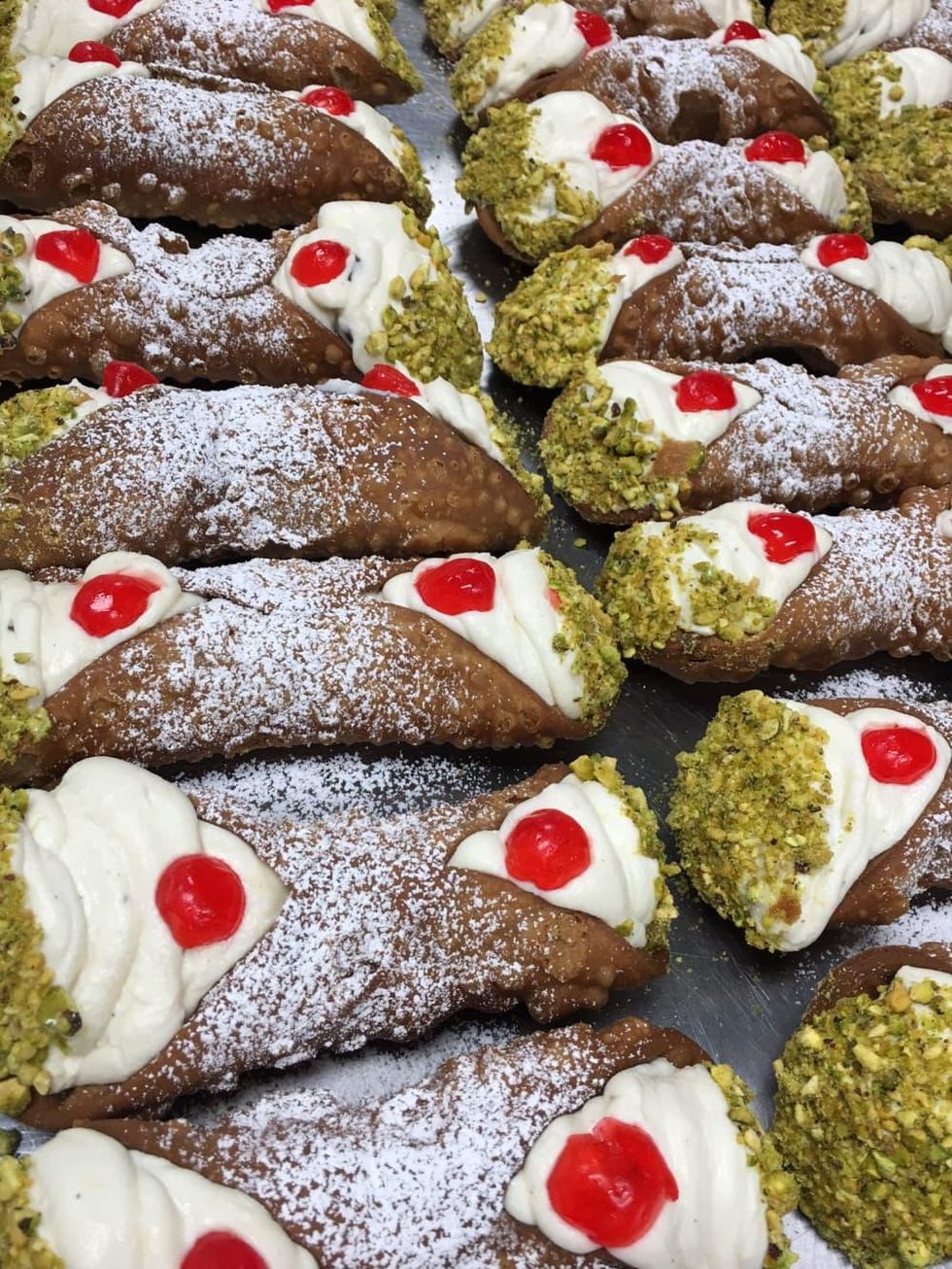 La Sicilia Bakery cannoli