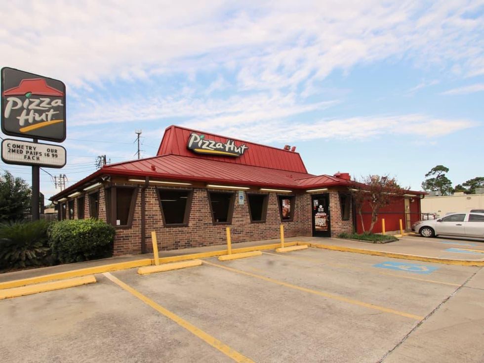 La Vista Pizza Hut Braun Enterprises