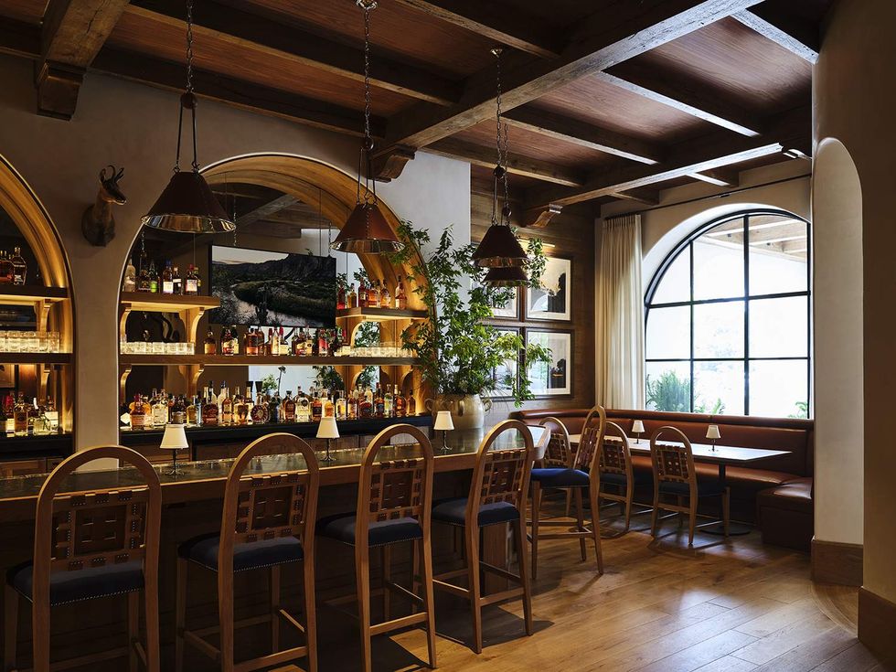 Latuli restaurant interior bar