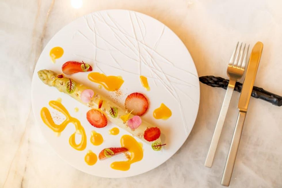 Le Jardinier white asparagus