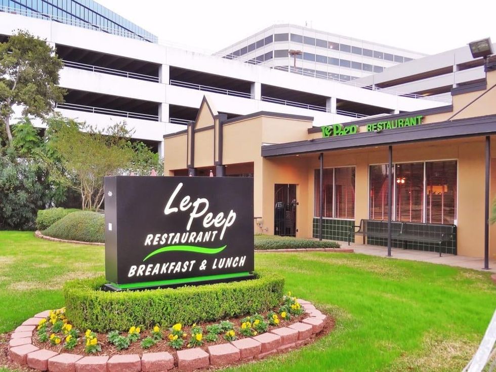 Le Peep old location exterior