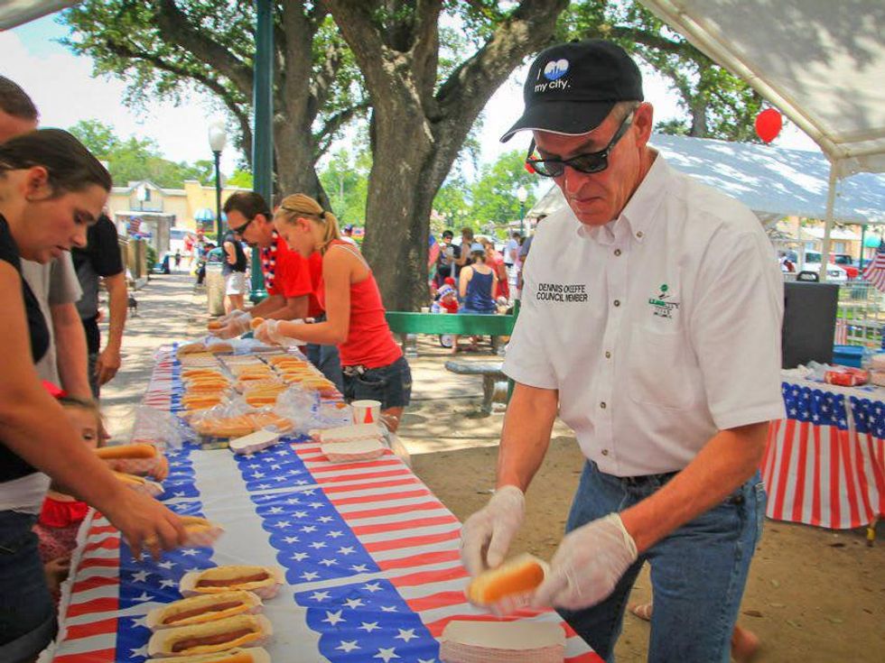 League City League City Park Fourth of July hot dog stand