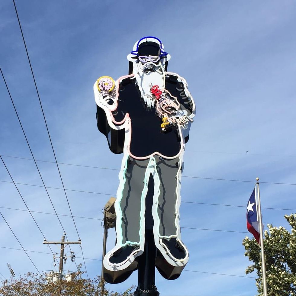 Lee's fried chicken and donuts neon Lee Ellis