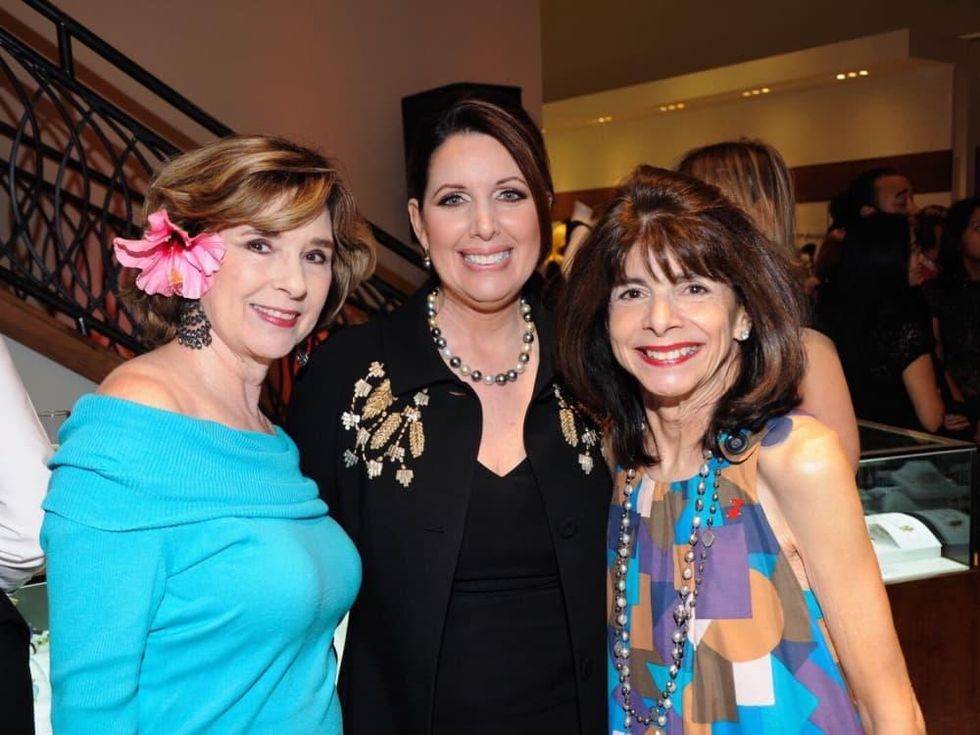 Liancarlo American Heart Association show at Elizabeth Anthony, Helen Perry, Julie Roberts, Terri Romano