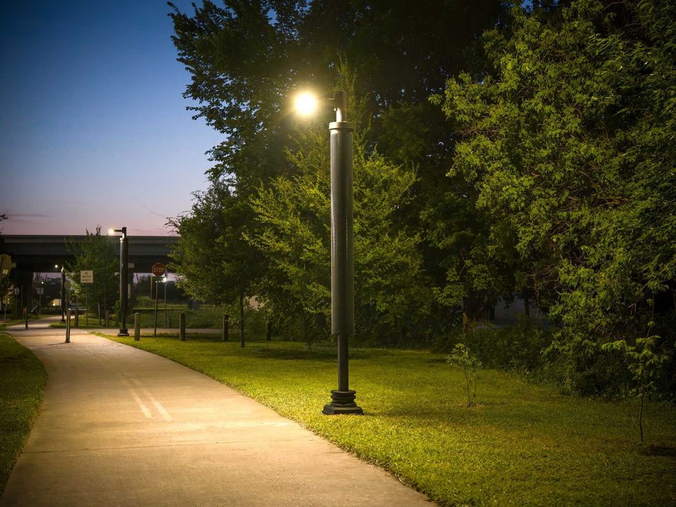 Bike trail connecting EaDo and Third Ward shines with new lights