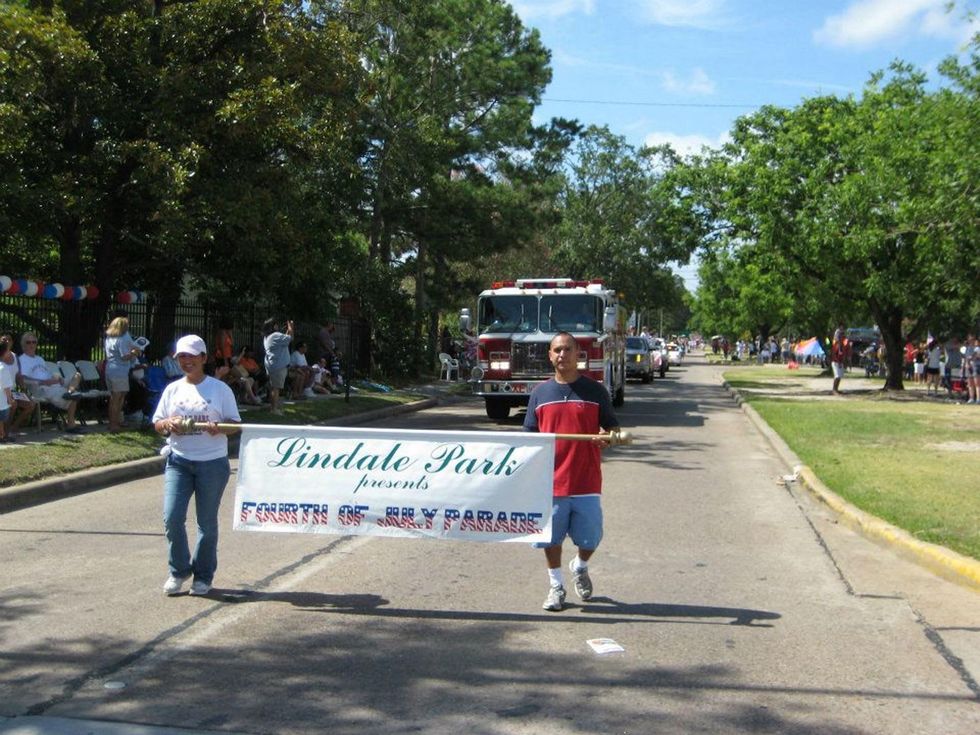 Lindale Park neighborhood Fourth of July parade July 2009
