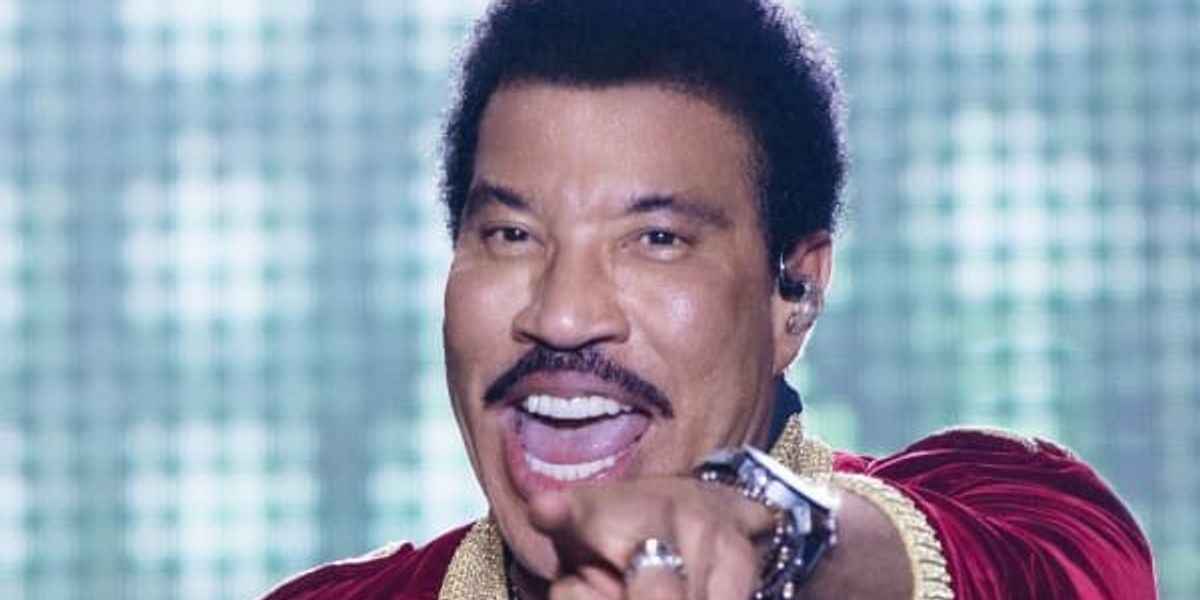 Global music icon Lionel Richie says “Hello” to Houston on a new tour with legends Earth, Wind & Fire