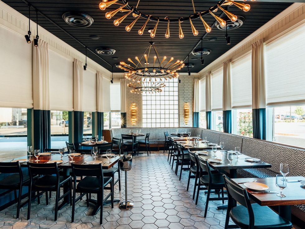 Little's Oyster Bar interior