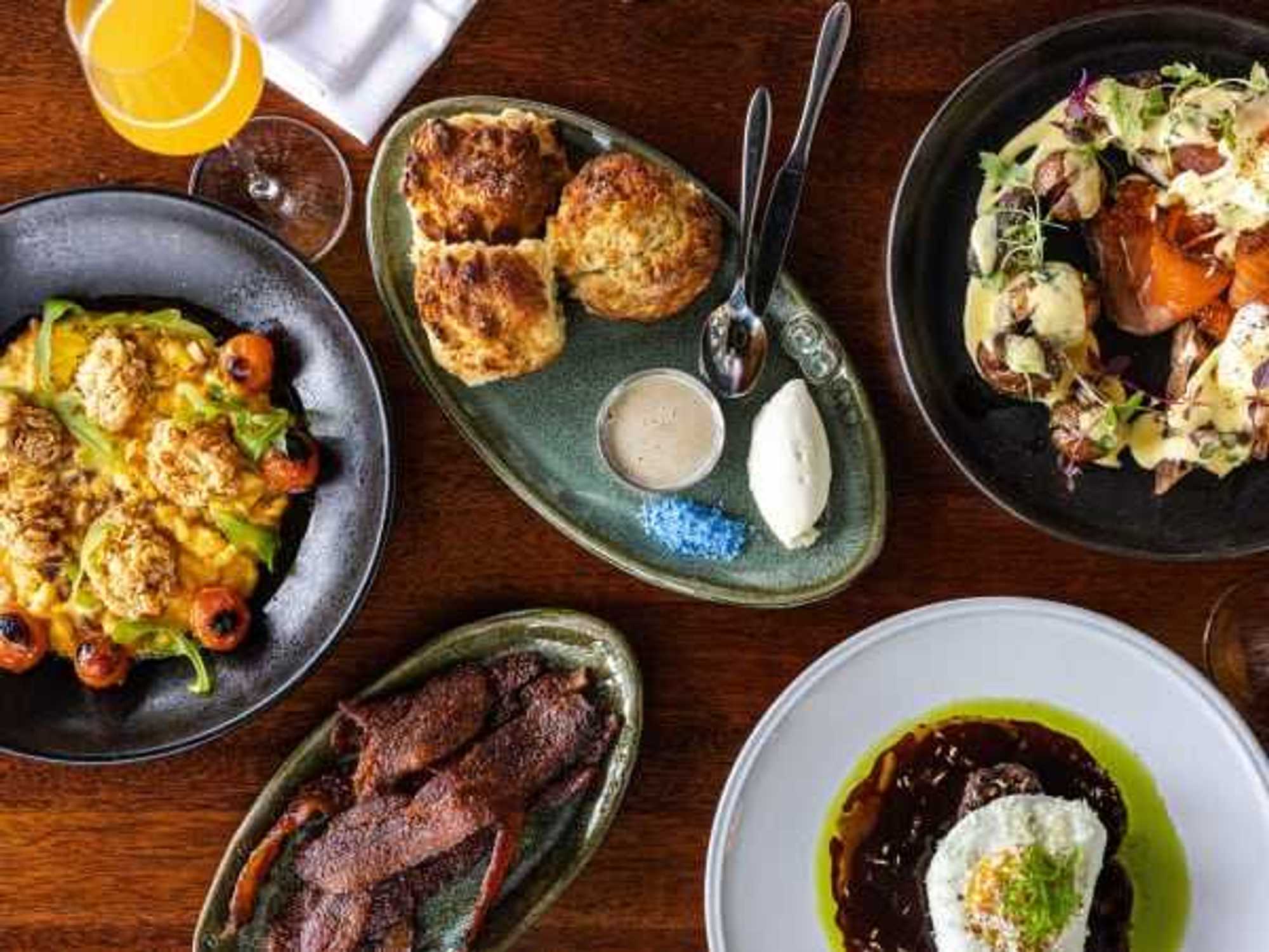 Little's Oyster Bar Mother's Day brunch