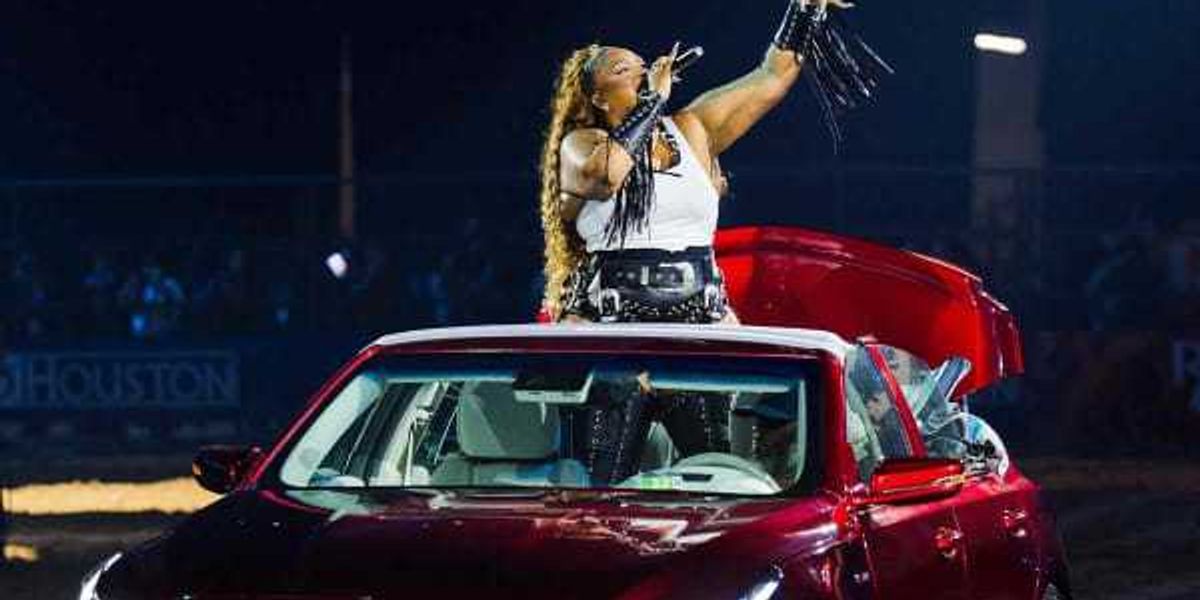 Max Rizo Singer Lizzo makes Houston feel 'Good as Hell' at sold-out Rodeo concert ...