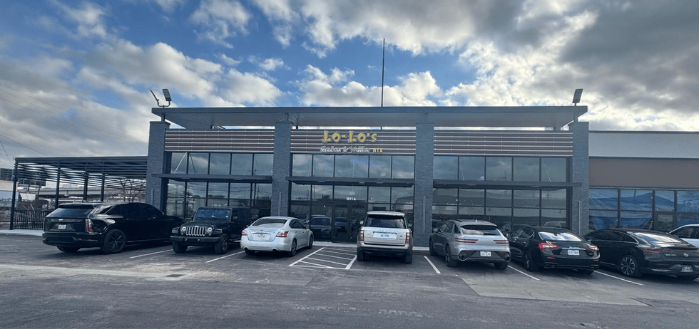 Lo-Lo's Chicken & Waffles Houston exterior