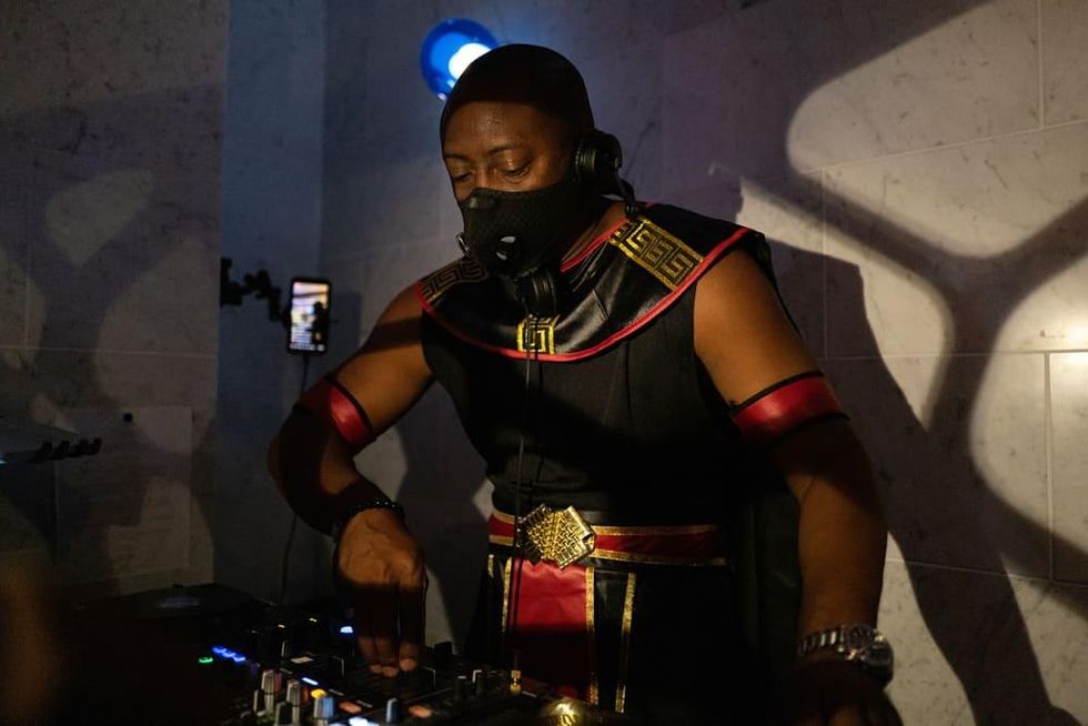 Loch Bar and Ouzo Bay Halloween 2020 DJ Numbus