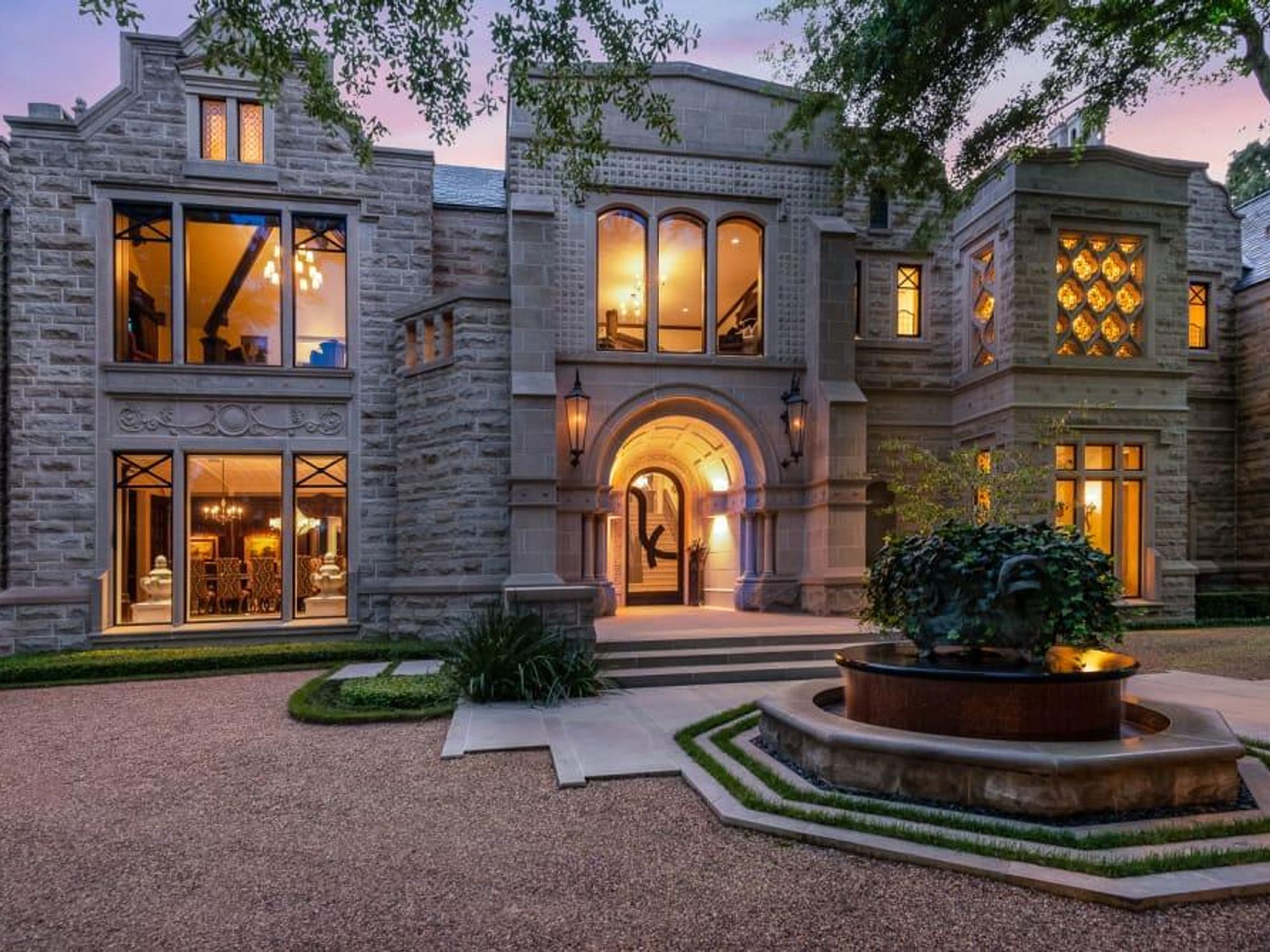 Lodge in Hunters Creek Houston