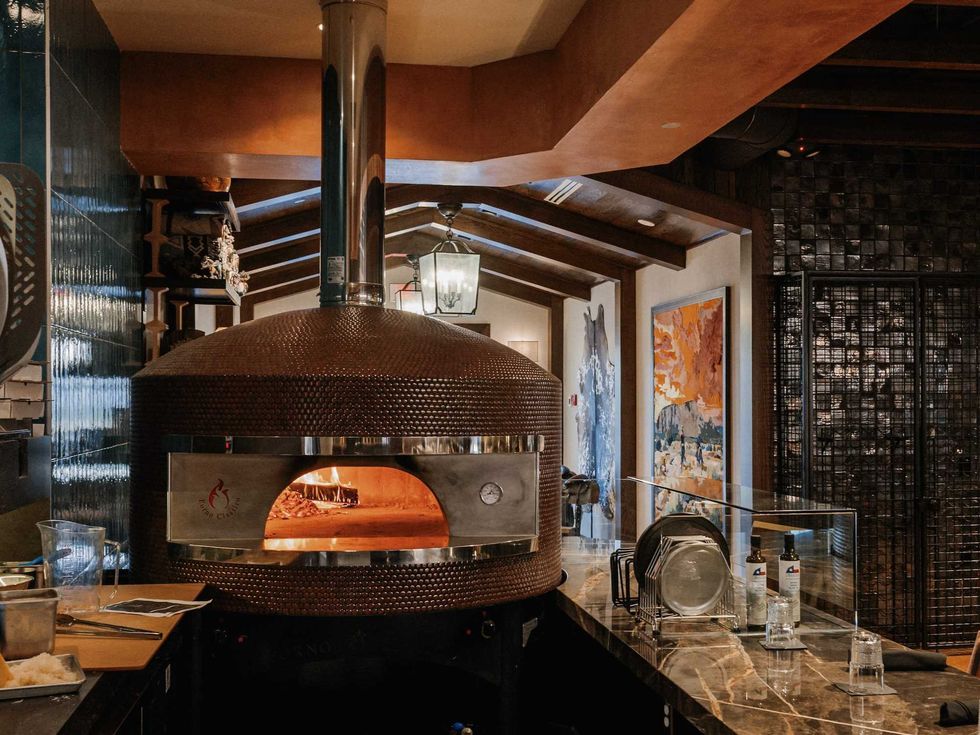 Long Weekend restaurant pizza oven